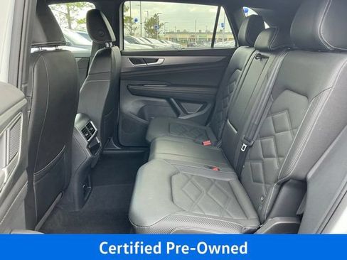 Used 2025 Volkswagen Atlas Cross Sport SE FWD image 16