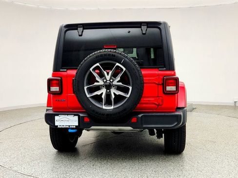Used 2024 Jeep Wrangler Unlimited w/ Convenience Group AWD/4WD image 6