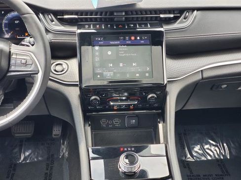 Used 2023 Jeep Grand Cherokee Altitude AWD/4WD image 24