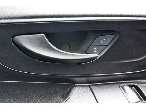 Used 2023 Mercedes-Benz Metris Passenger image 22