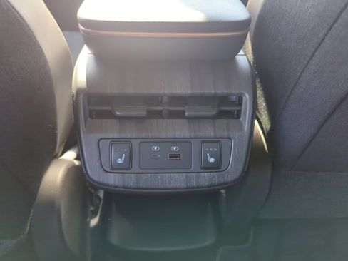 Used 2023 Nissan Ariya FWD image 17