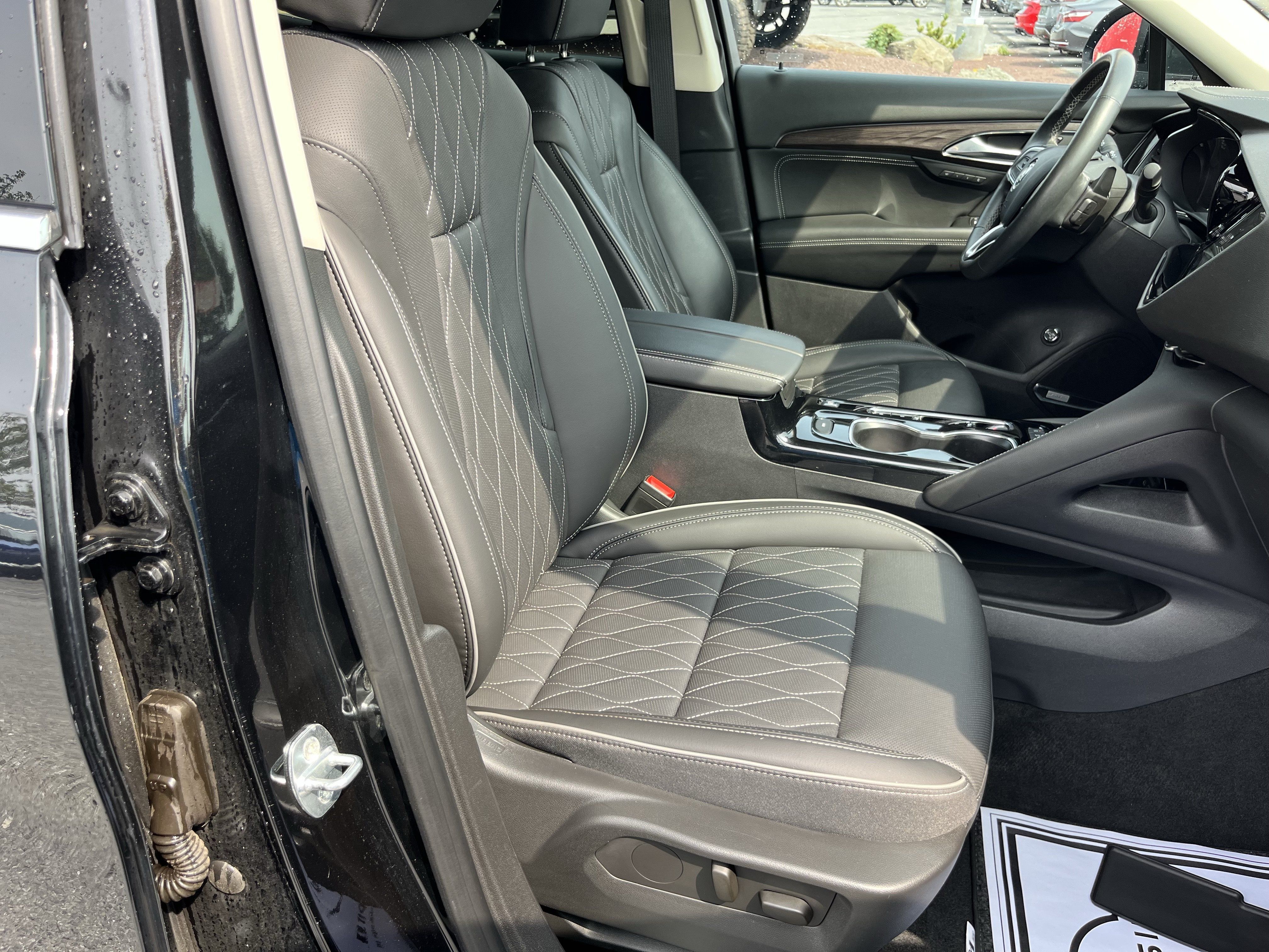 Used 2023 Buick Envision Avenir AWD/4WD image 3