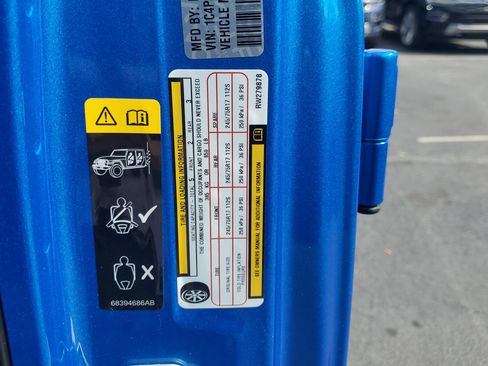 Used 2024 Jeep Wrangler Sport S image 30