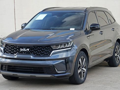 Used 2023 Kia Sorento S FWD image 46
