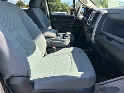 Used 2017 RAM 1500 Express RWD image 14