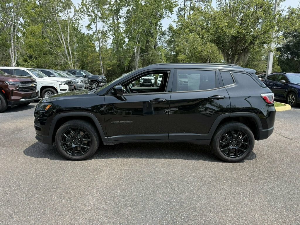 Used 2026 Jeep Compass Latitude AWD/4WD image 2