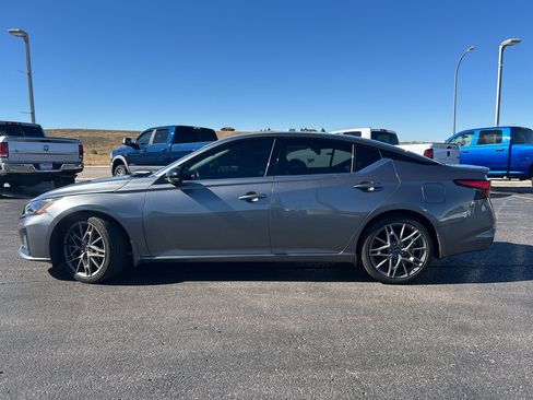 Used 2023 Nissan Altima 2.0 SR image 8