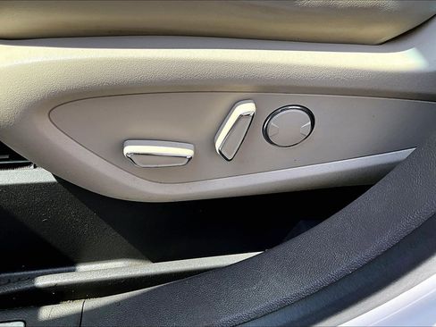 Used 2018 Lincoln MKX Reserve w/ Driver Assistance Package AWD/4WD image 35
