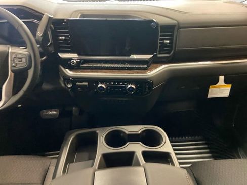 New 2026 GMC Sierra 2500 SLE w/ SLE Convenience Package image 12