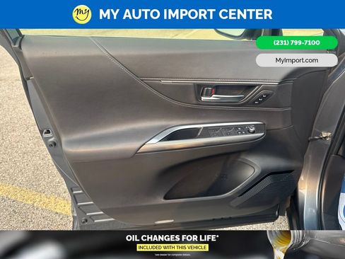 Used 2022 Toyota Venza Limited AWD/4WD image 10