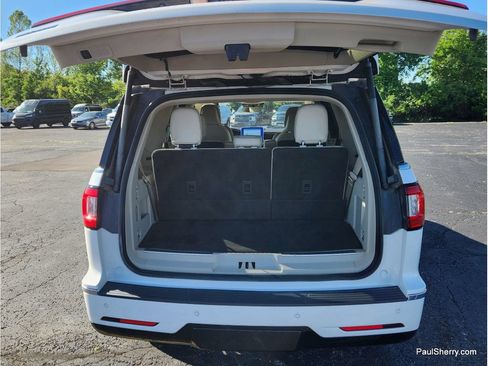 Used 2019 Lincoln Navigator Reserve w/ Cargo Package AWD/4WD image 18