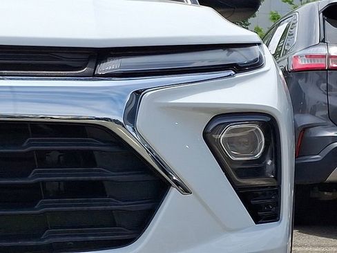 Used 2025 Chevrolet TrailBlazer LT AWD/4WD image 8