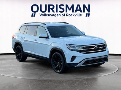 Used 2023 Volkswagen Atlas SE w/ Black Wheel Package