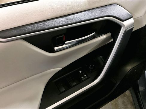 Used 2019 Toyota RAV4 XLE w/ Convenience Package image 36