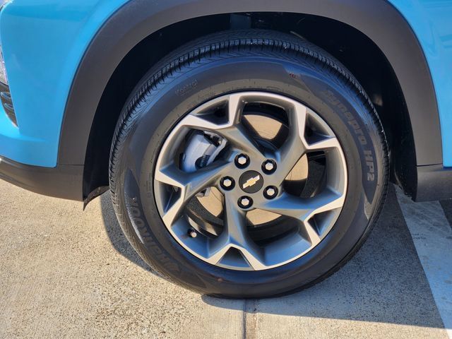 Used 2026 Chevrolet Trax LT w/ LT Convenience Package FWD image 17