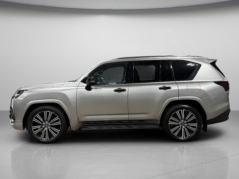 Used 2024 Lexus LX 600 4WD w/ Appearance Package image 9