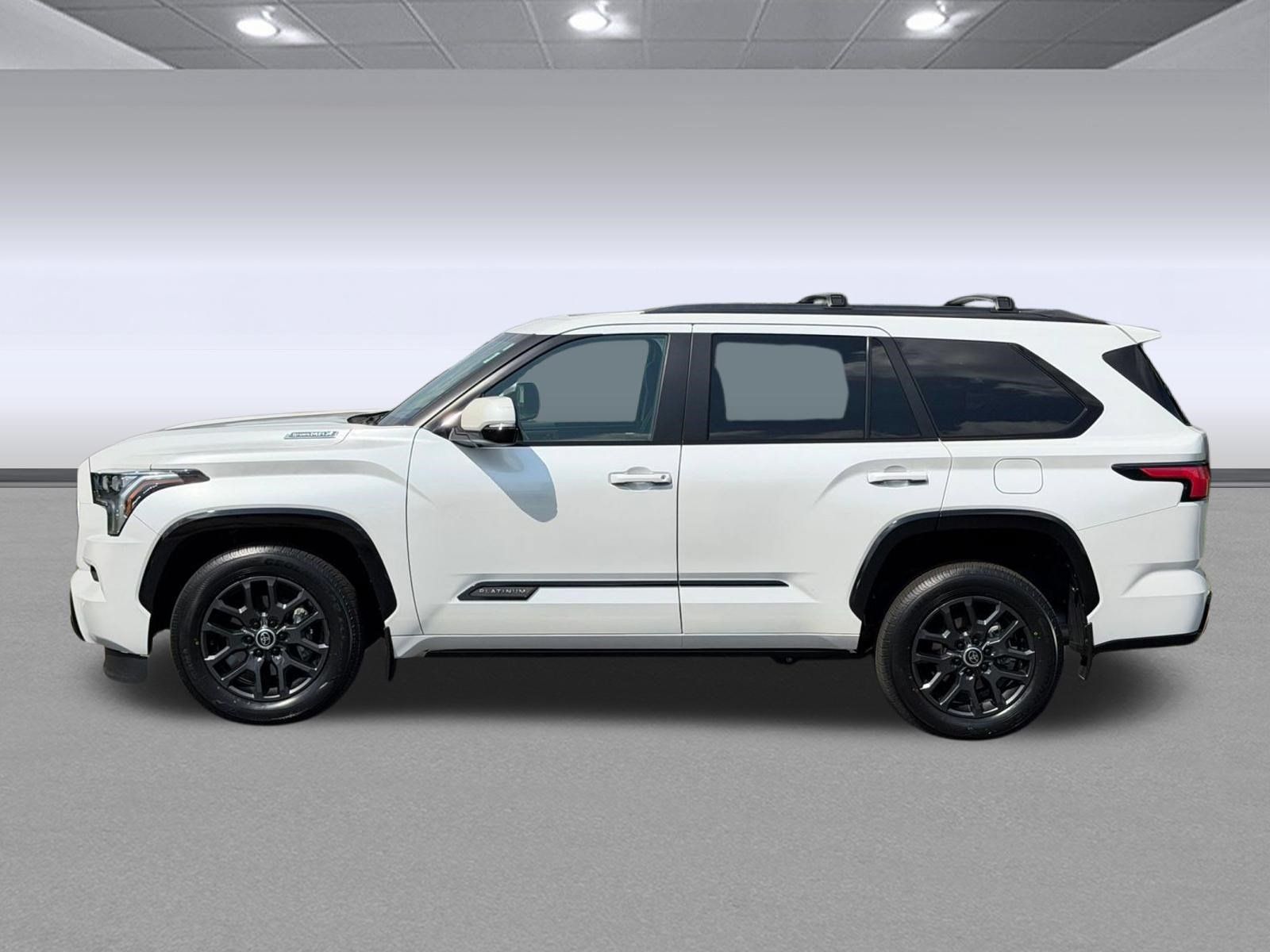 Used 2024 Toyota Sequoia Platinum AWD/4WD image 2