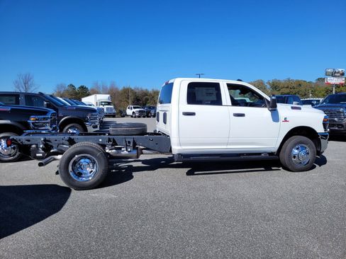 New 2026 RAM 3500 Tradesman w/ Chrome Appearance Group A image 8