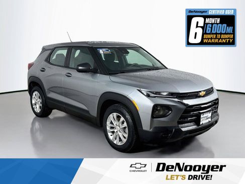 Used 2023 Chevrolet TrailBlazer LS FWD image 1