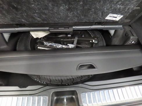 Used 2025 Mercedes-Benz GLS 450 4MATIC image 38