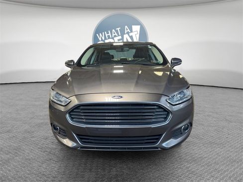 Used 2014 Ford Fusion SE w/ Equipment Group 202A image 9