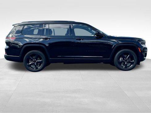 Used 2023 Jeep Grand Cherokee L Laredo AWD/4WD image 8