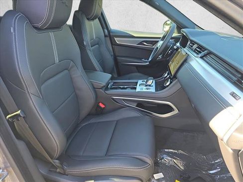 Used 2026 Jaguar F-PACE R-Dynamic S AWD/4WD image 7