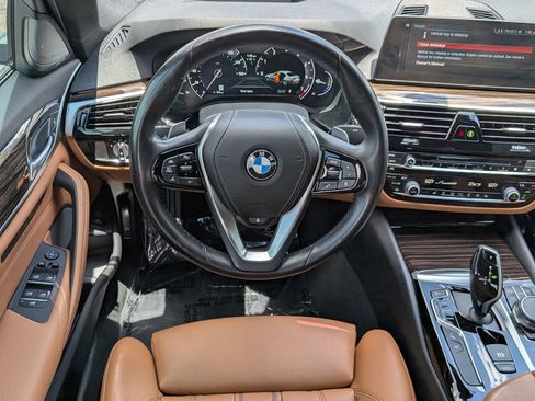 Used 2019 BMW 530i xDrive AWD/4WD image 25