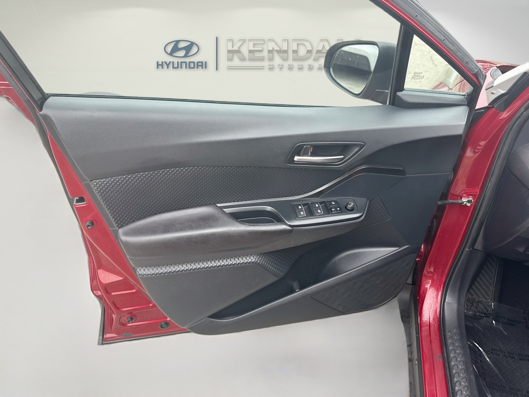 Used 2018 Toyota C-HR XLE FWD image 17