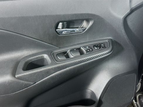 Used 2025 Nissan Versa SV FWD image 15