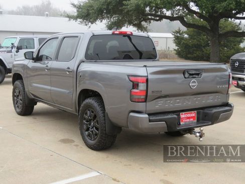 Used 2022 Nissan Frontier SV image 6