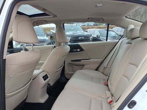 Used 2015 Honda Accord Touring image 21