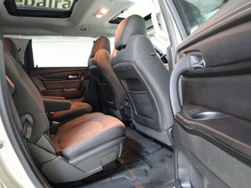 Used 2015 GMC Acadia SLE image 11