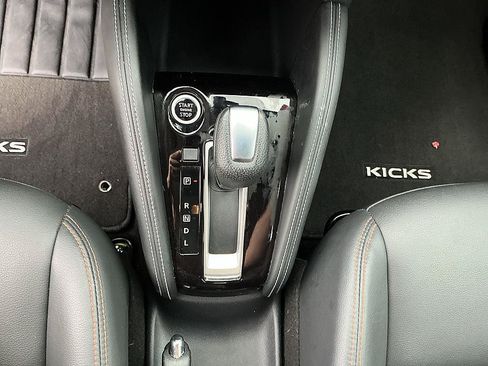 Certified 2020 Nissan Kicks SR w/ SR Premium Package FWD image 20