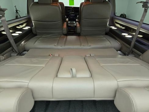 Used 2023 Chevrolet Express 2500 Extended image 9