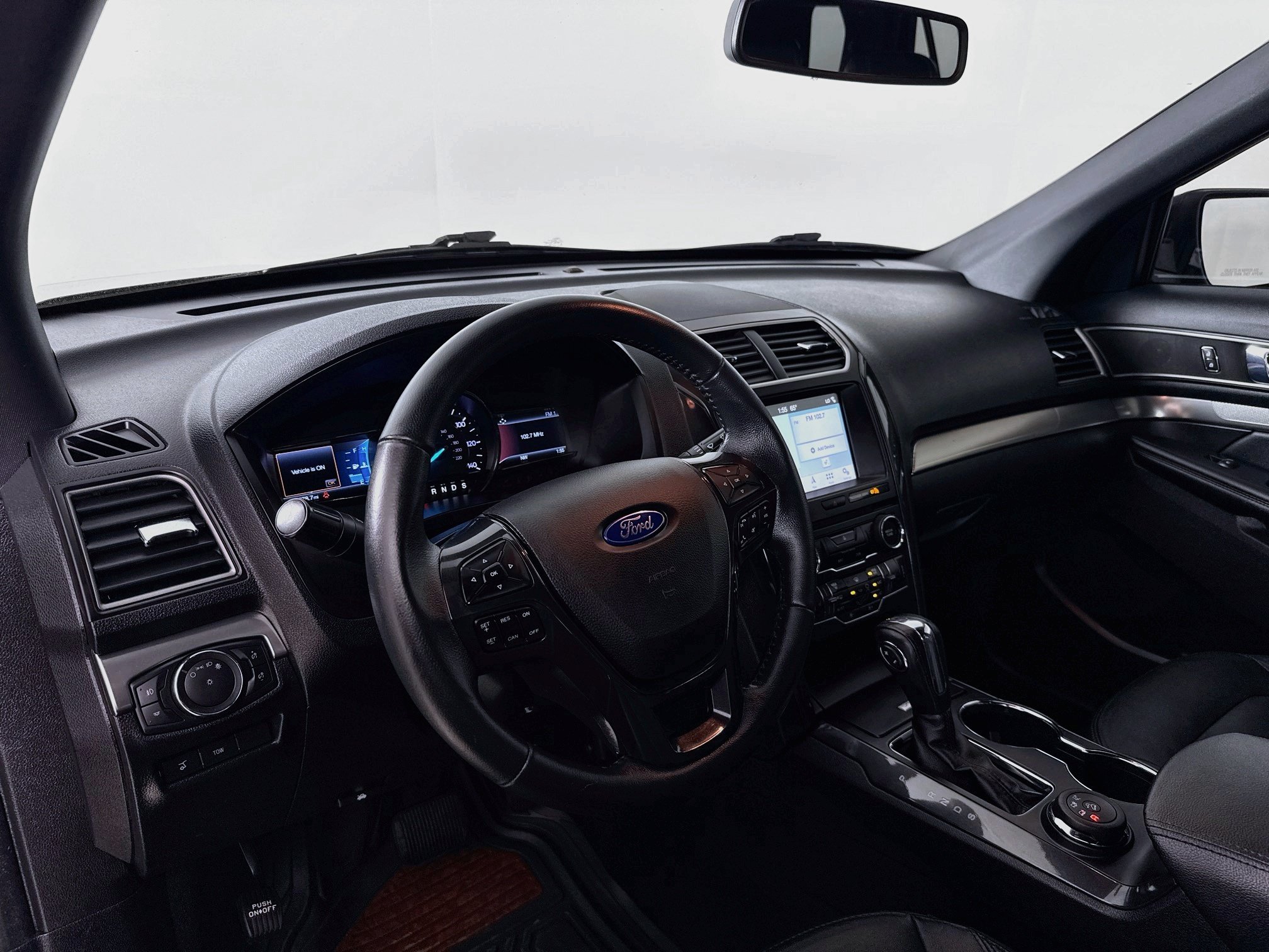 Used 2018 Ford Explorer XLT w/ Equipment Group 202A AWD/4WD image 10