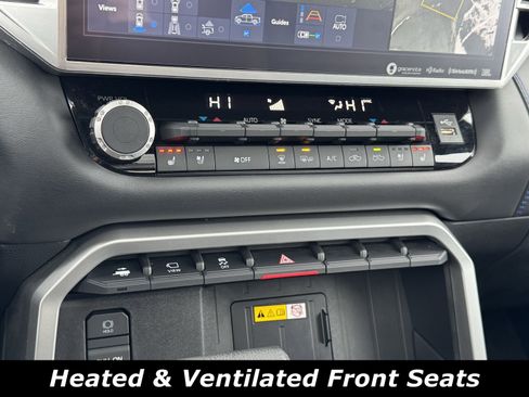 Used 2023 Toyota Tundra Platinum image 9