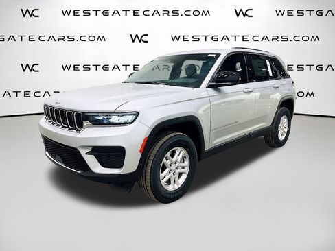 New 2025 Jeep Grand Cherokee Laredo image 1
