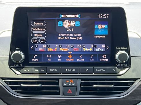 Used 2025 Nissan Altima 2.5 SV FWD image 13