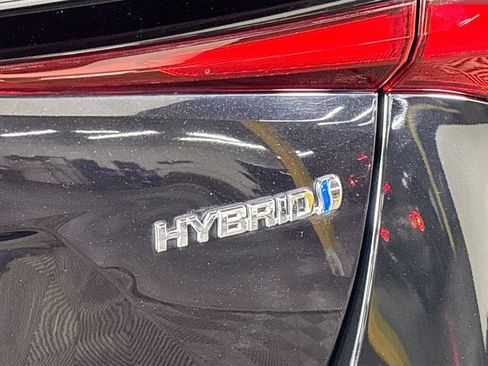 Used 2021 Toyota Prius LE FWD image 23