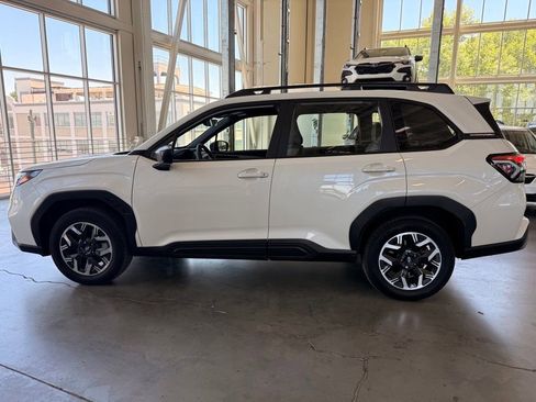 Certified 2025 Subaru Forester w/ Convenience Package #1 AWD/4WD image 6