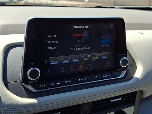 Used 2023 Nissan Rogue SV AWD/4WD image 19