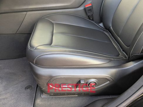 New 2026 Jeep Grand Cherokee Limited w/ Luxury Tech Group II AWD/4WD image 24