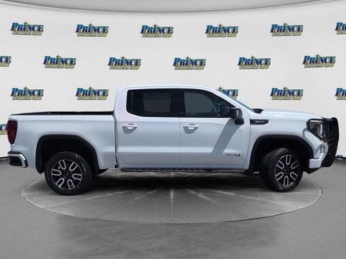Used 2024 GMC Sierra 1500 AT4 w/ Technology Package AWD/4WD image 4