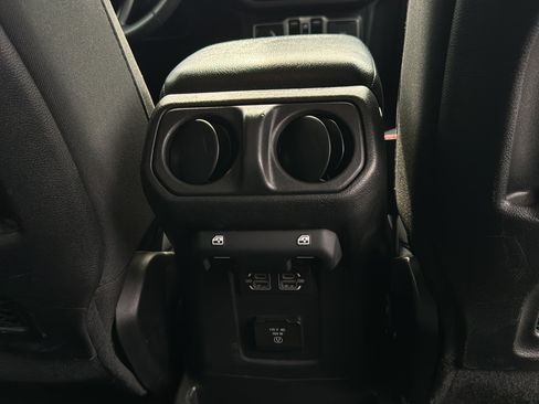 Used 2024 Jeep Wrangler Unlimited Rubicon 4xe AWD/4WD image 25