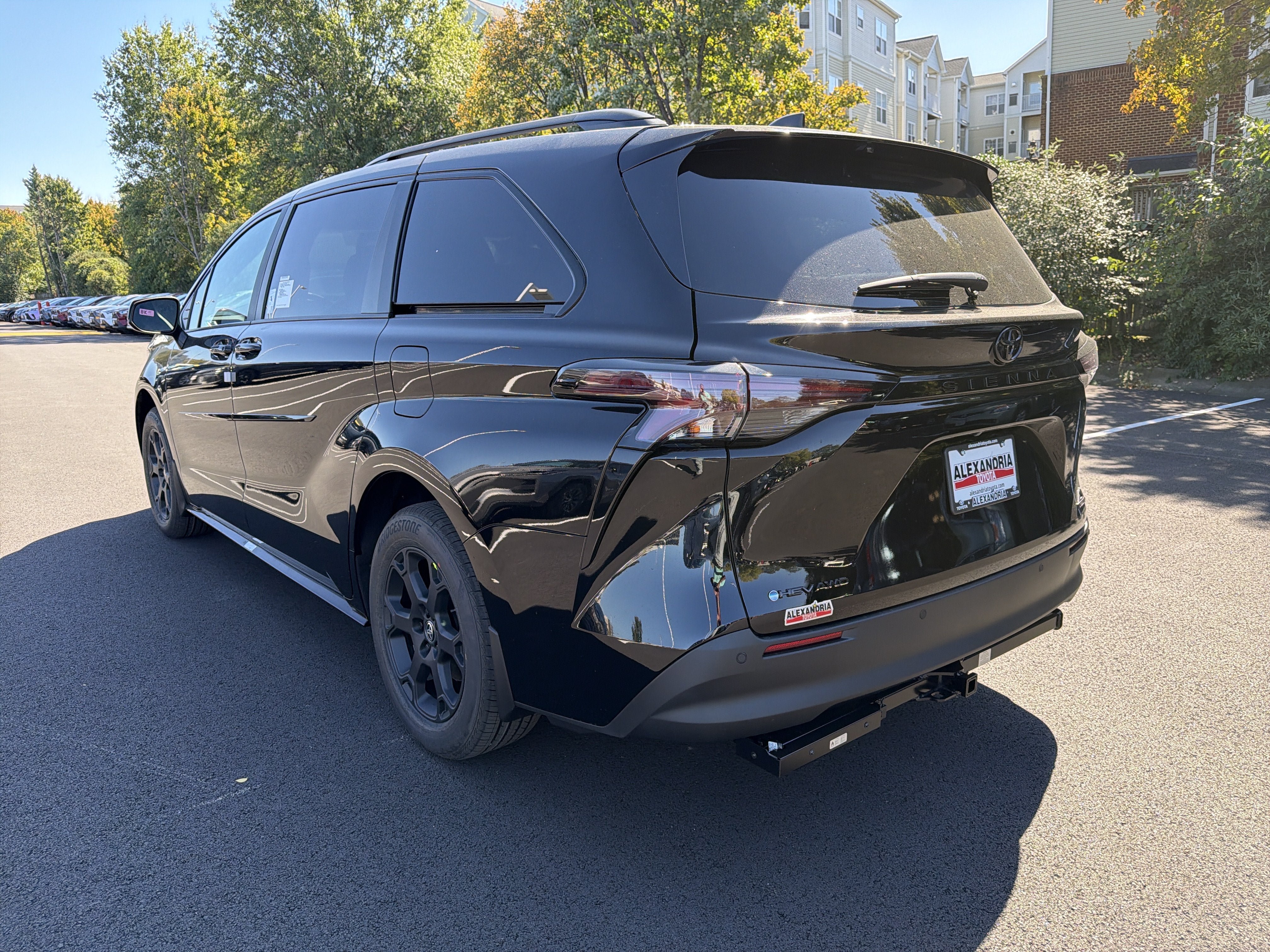 New 2026 Toyota Sienna XLE Woodland Edition AWD/4WD image 6