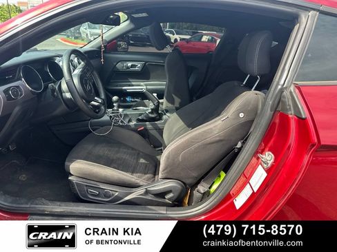 Used 2017 Ford Mustang Coupe RWD image 10