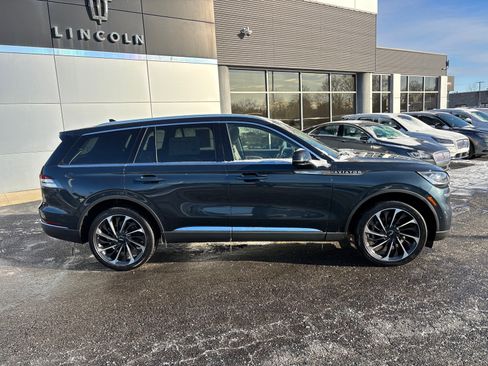 Certified 2023 Lincoln Aviator Reserve w/ Equipment Group 201A image 8