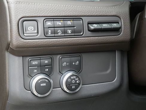 Used 2023 GMC Yukon XL Denali AWD/4WD image 20