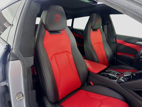 Used 2022 Lamborghini Urus AWD/4WD image 30